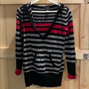 Rue 21 hooded long sleeve shirt